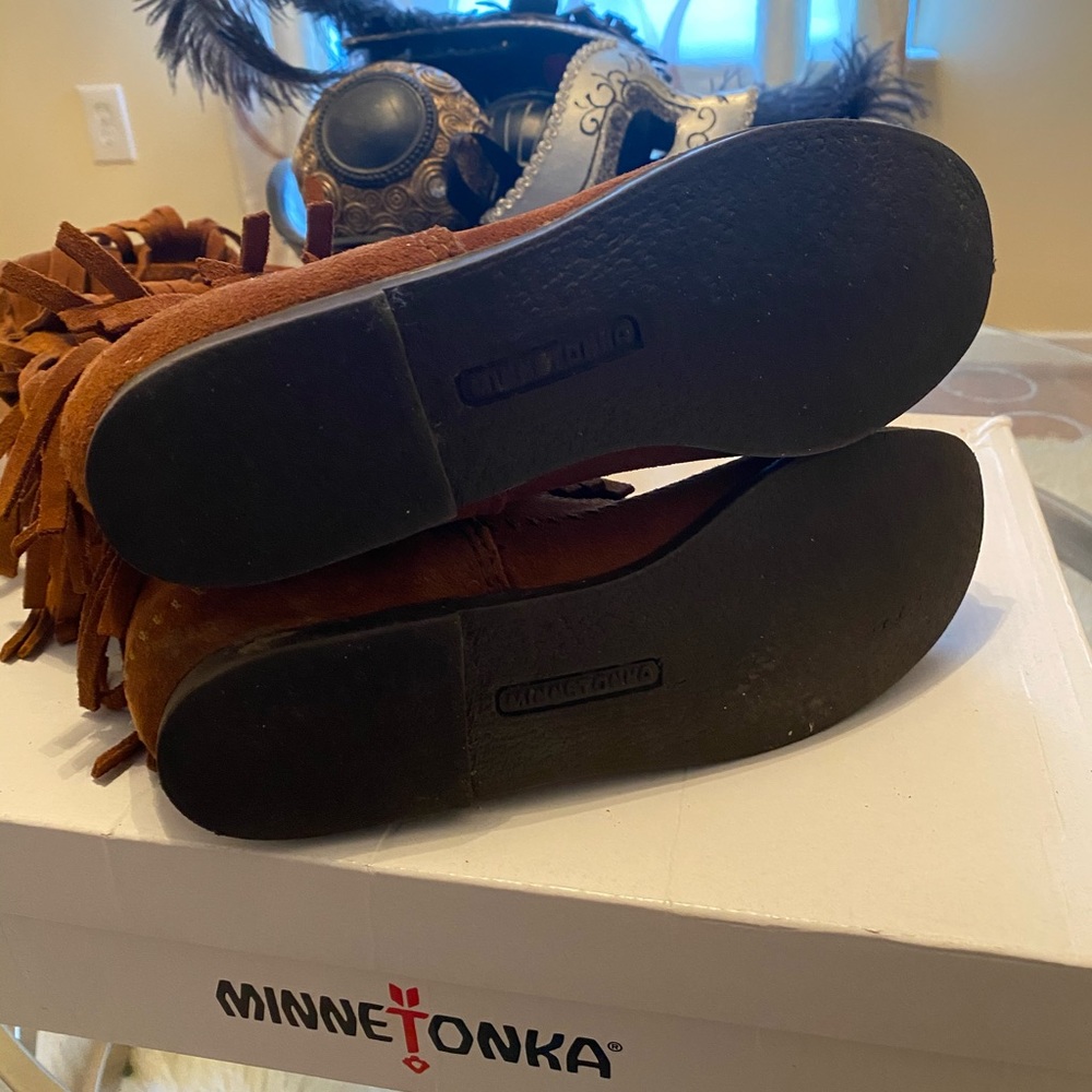 Knee high Minnetonka fringe boots - Picture 5 of 5